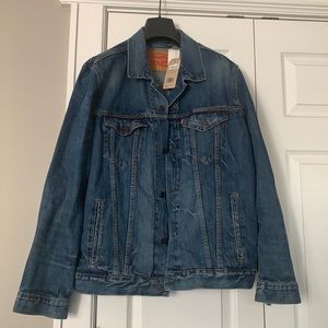 Men’s Levi’s jean jacket, size XL